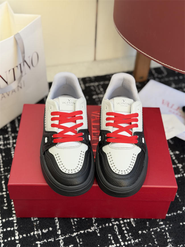 Va1e*ntin0 sneakers
