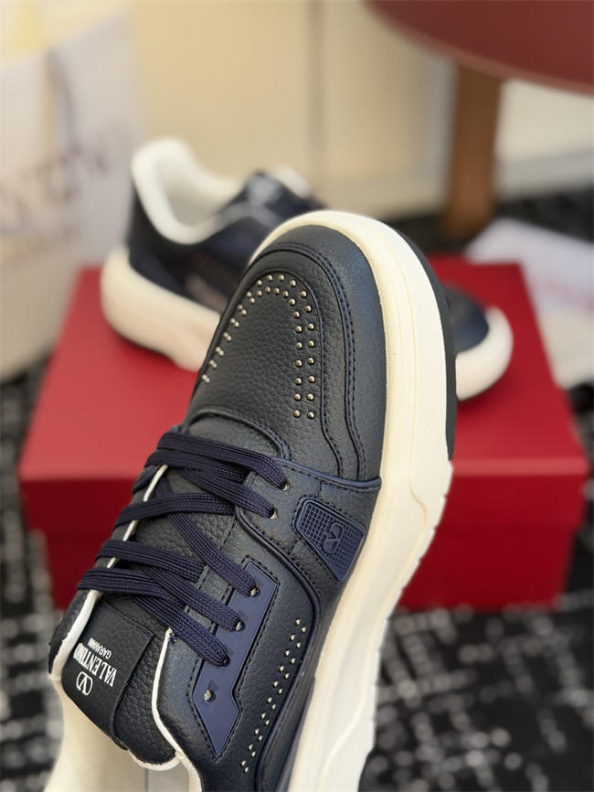 Va1e*ntin0 sneakers