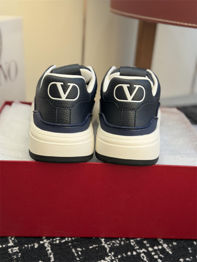 Va1e*ntin0 sneakers
