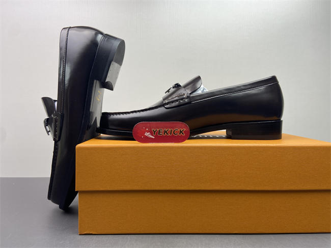 Lv Loafer