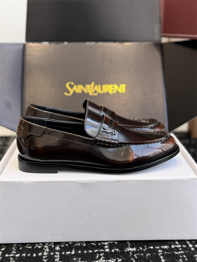 Y51 loafer