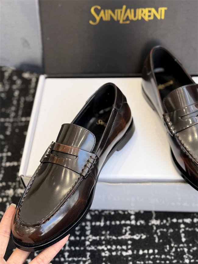 Y51 loafer