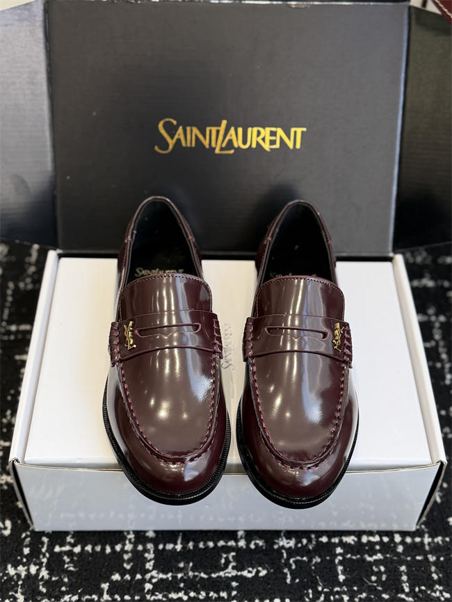 Y51 loafer