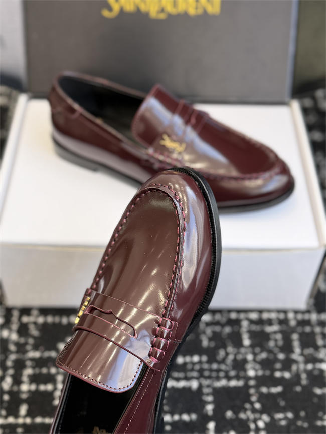 Y51 loafer