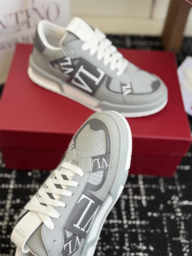 Va1e*ntin0 sneakers