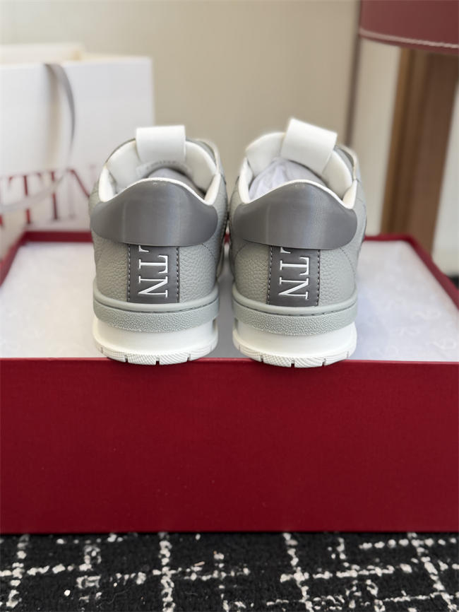 Va1e*ntin0 sneakers