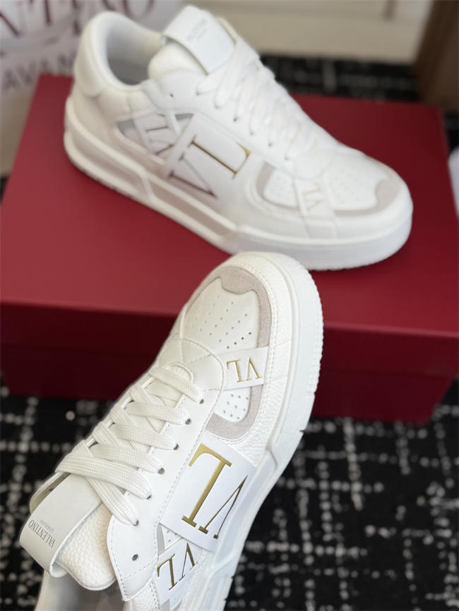 Va1e*ntin0 sneakers