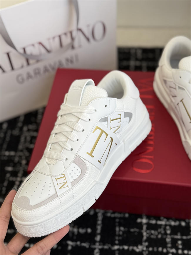 Va1e*ntin0 sneakers
