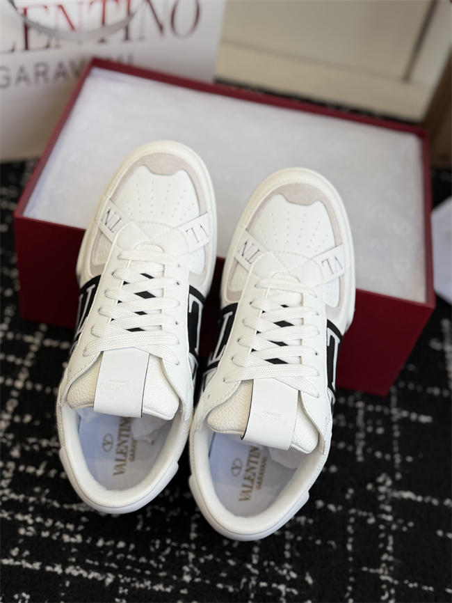 Va1e*ntin0 sneakers