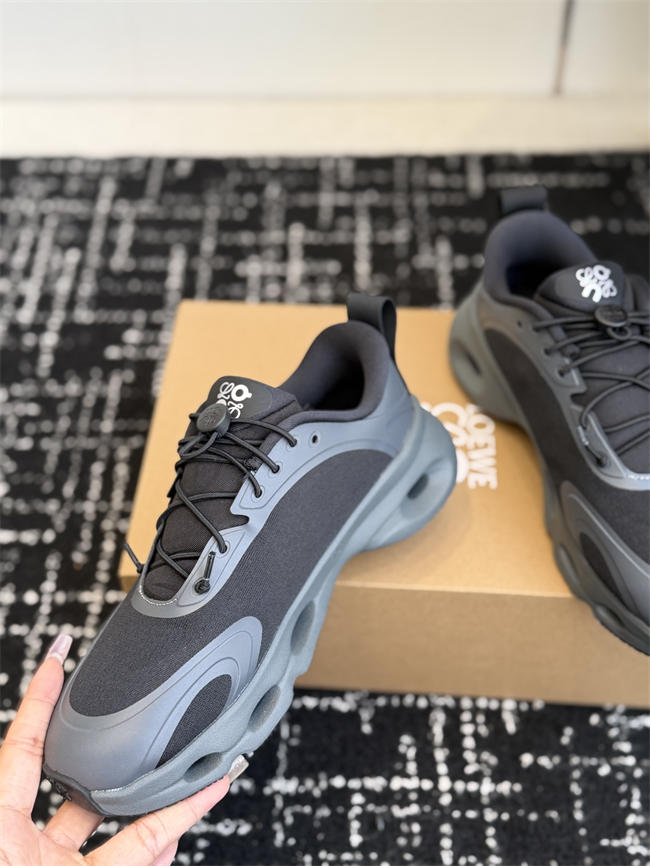 L0ew* sneaker