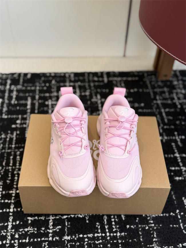 L0ew* sneaker