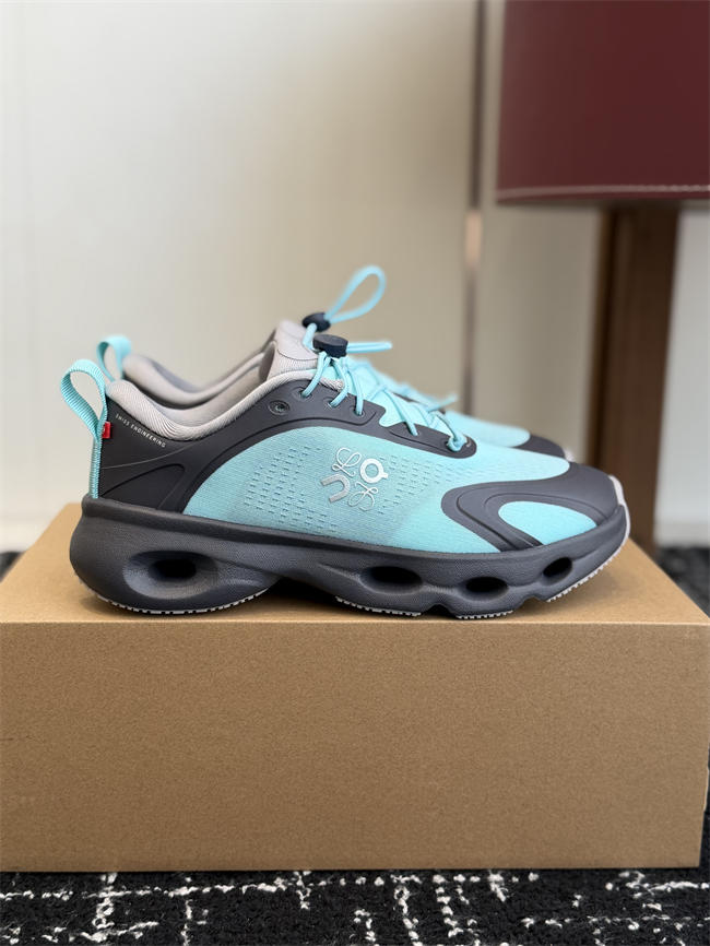 L0ew* sneaker