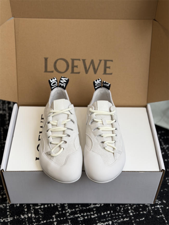 L0ew* sneaker