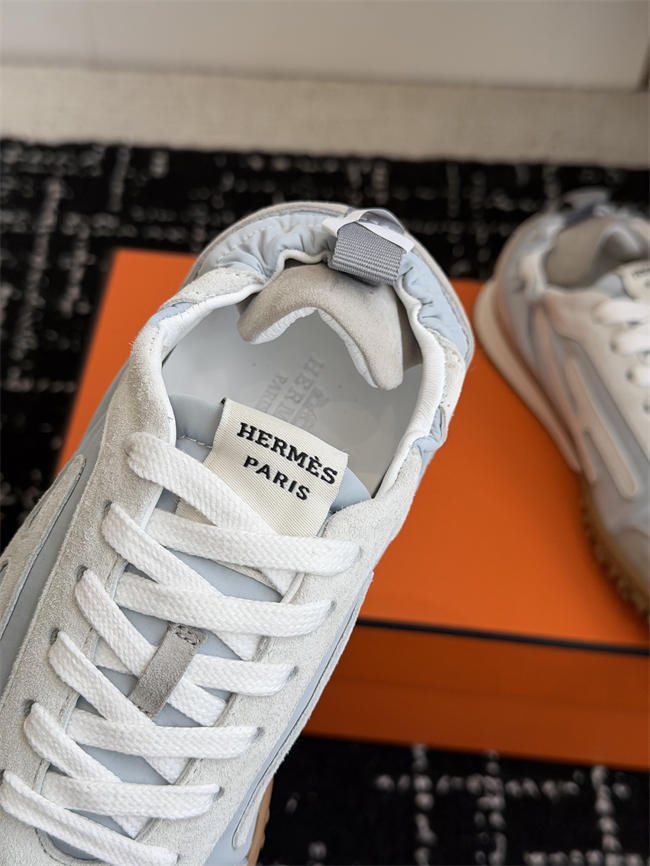 H**me5 sneaker