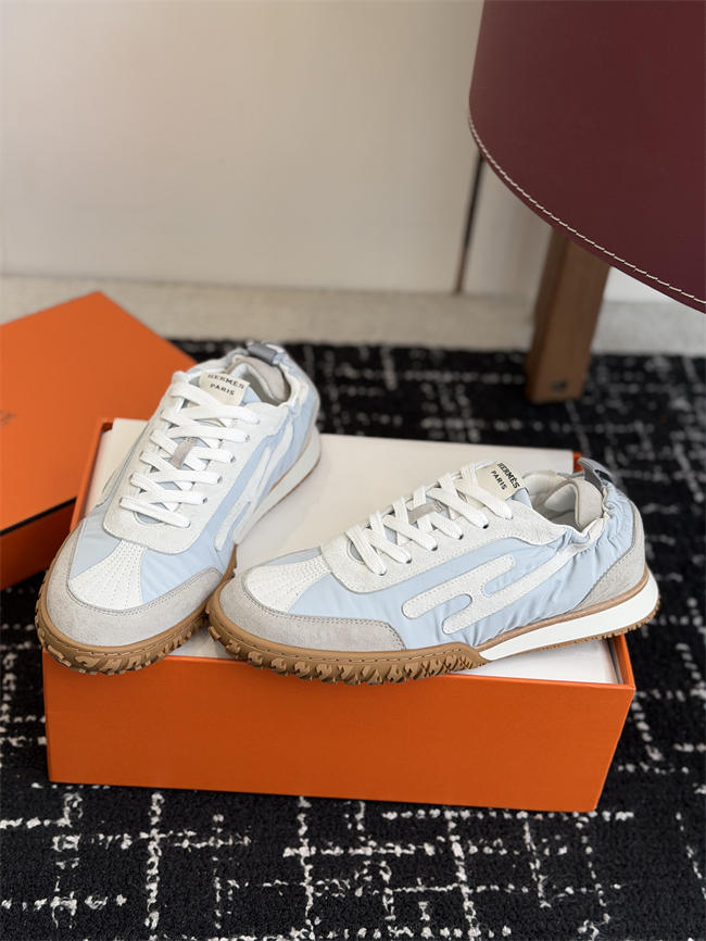 H**me5 sneaker