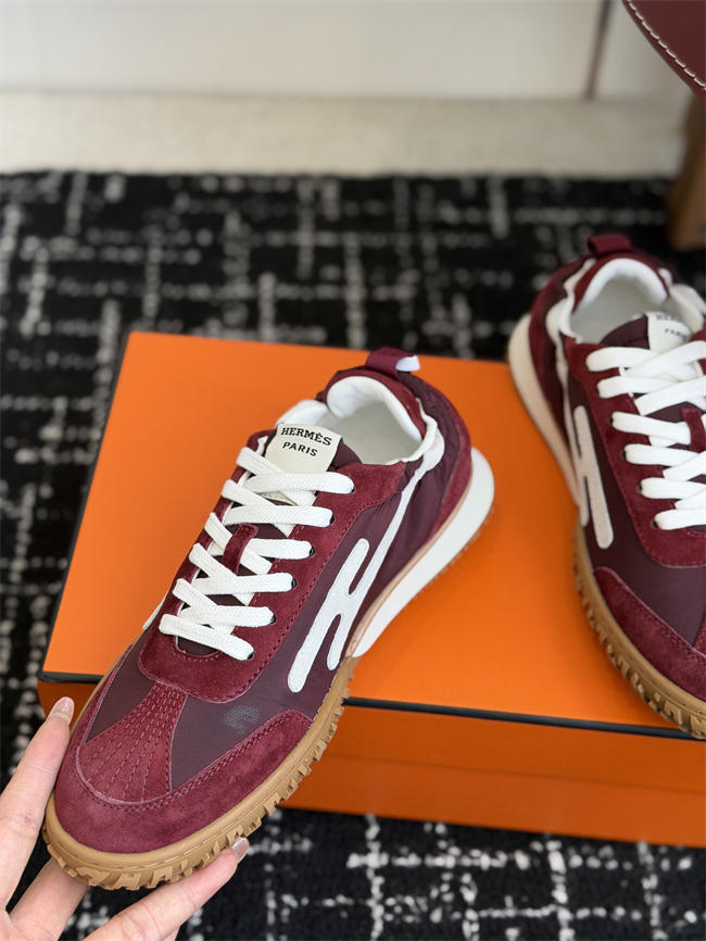H**me5 sneaker