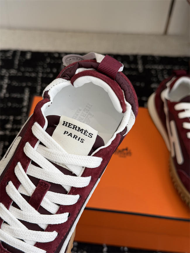 H**me5 sneaker