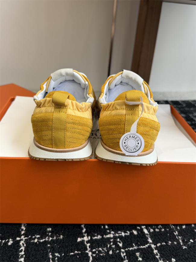 H**me5 sneaker