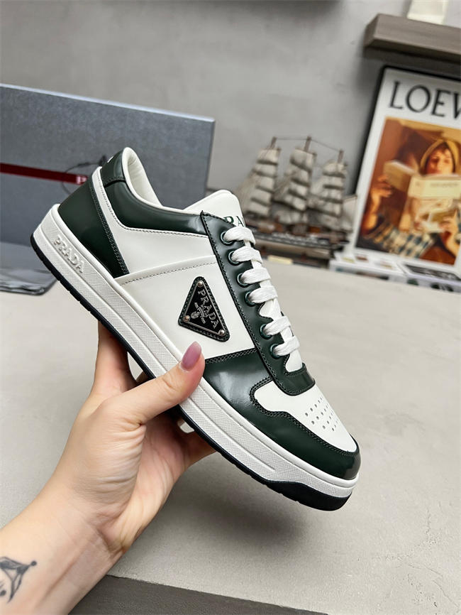 Pra*a sneaker