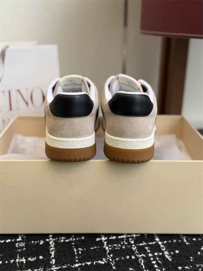 Va1e*ntin0 sneakers