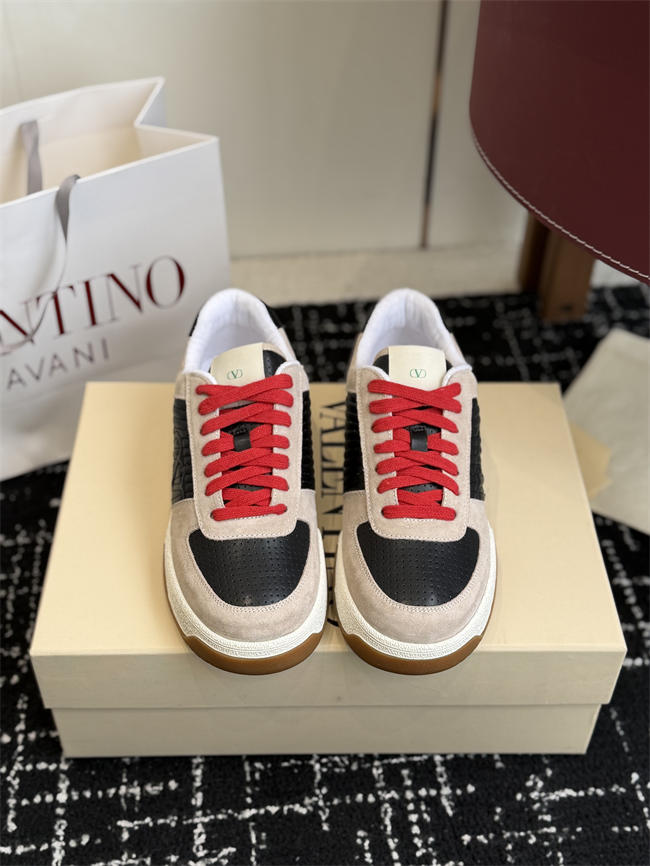 Va1e*ntin0 sneakers