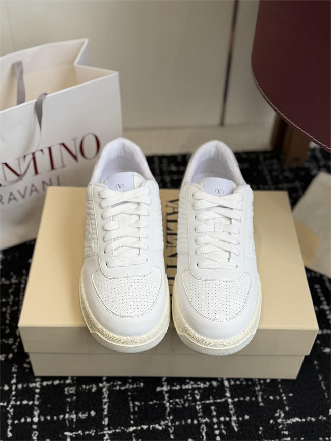 Va1e*ntin0 sneakers