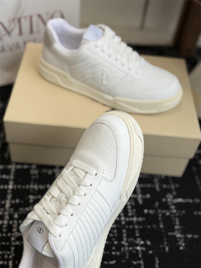 Va1e*ntin0 sneakers