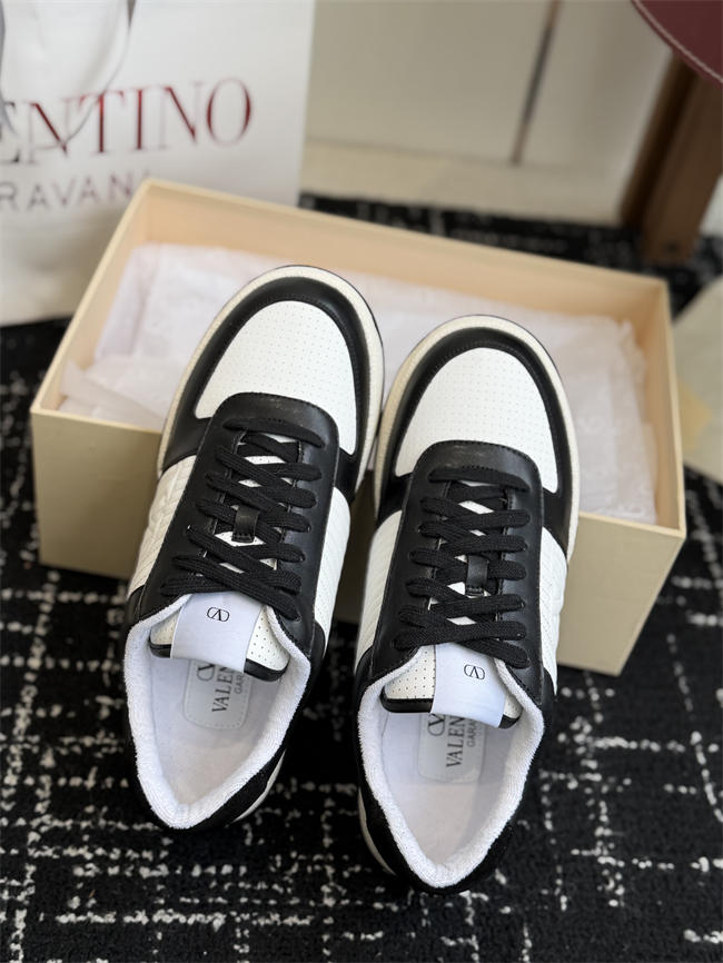 Va1e*ntin0 sneakers