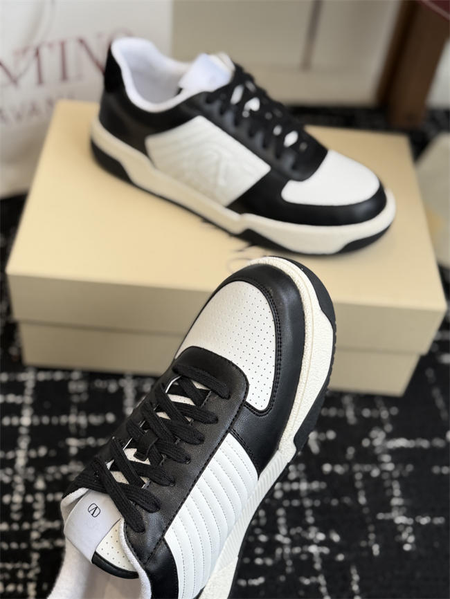 Va1e*ntin0 sneakers