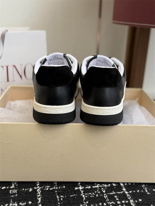 Va1e*ntin0 sneakers