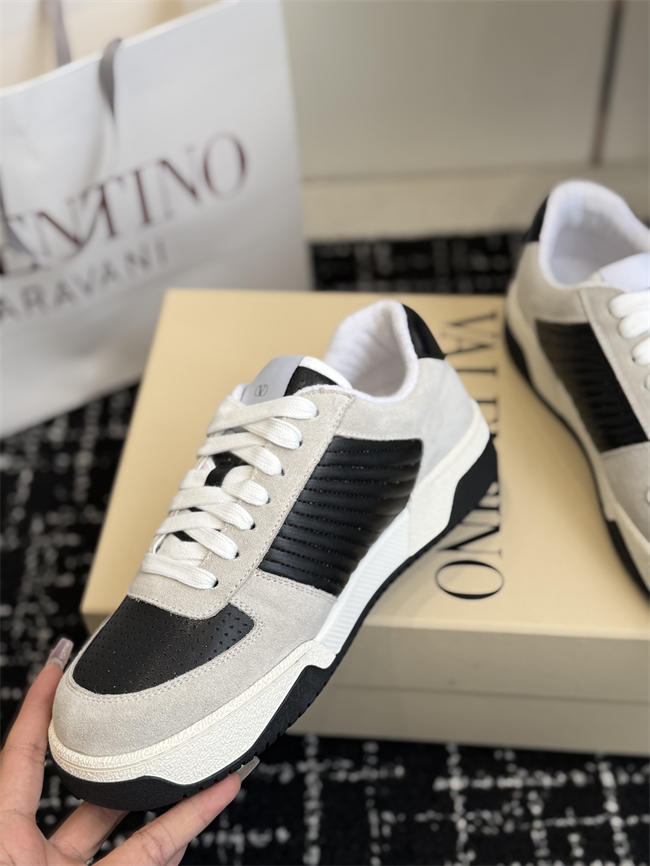Va1e*ntin0 sneakers