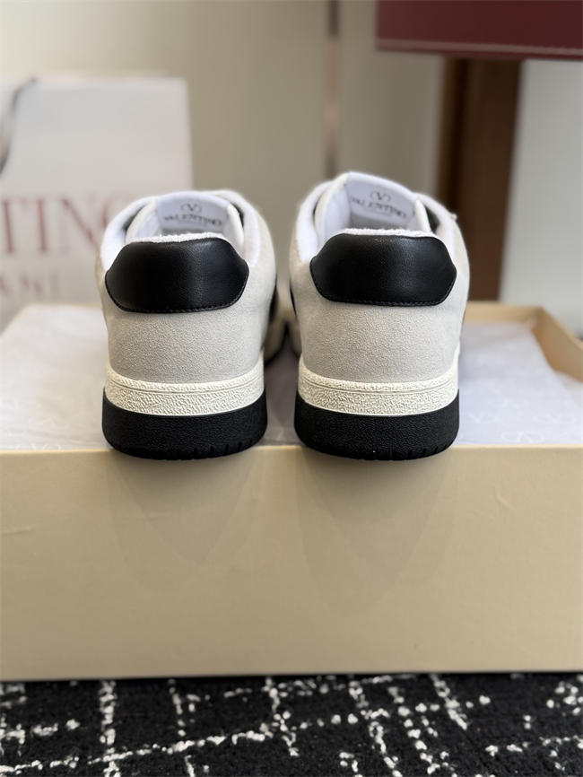 Va1e*ntin0 sneakers