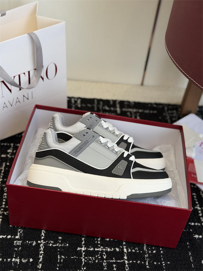 Va1e*ntin0 sneakers