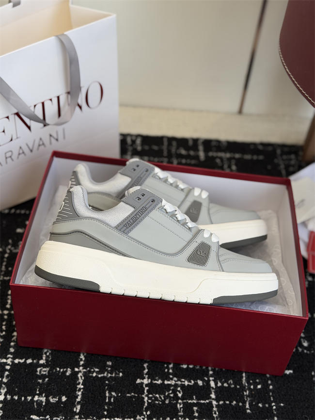 Va1e*ntin0 sneakers