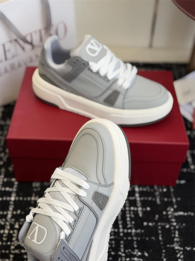 Va1e*ntin0 sneakers