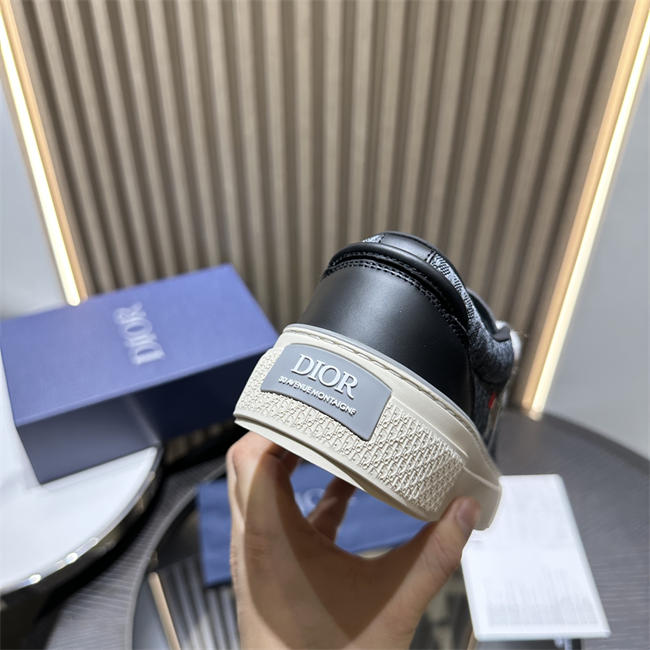 D10r b33 spin sneaker