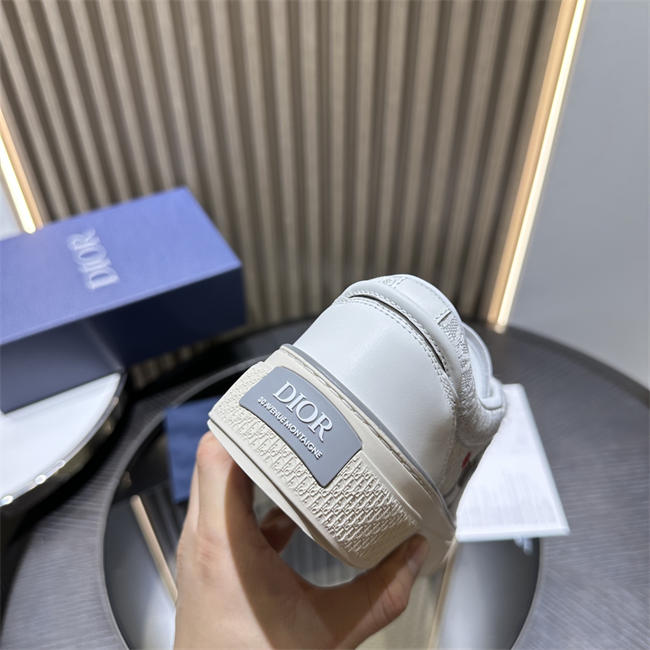 D10r b33 spin sneaker