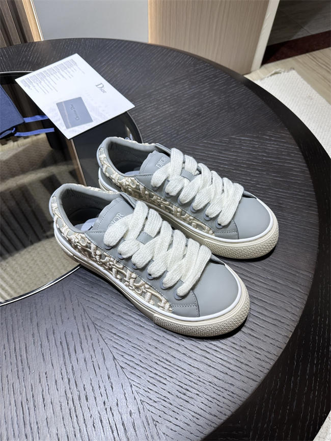 D10r sneaker