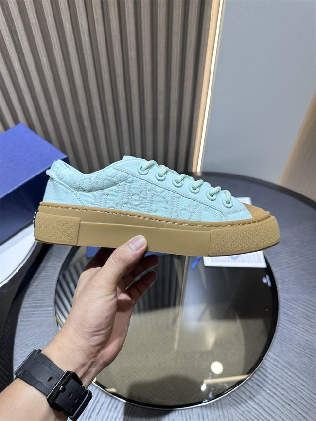 D10r sneaker
