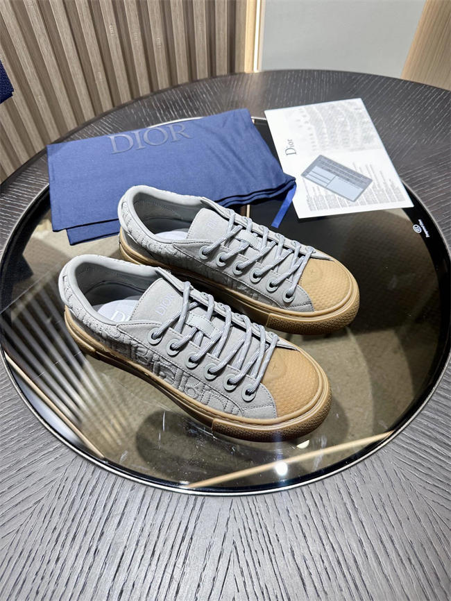 D10r sneaker