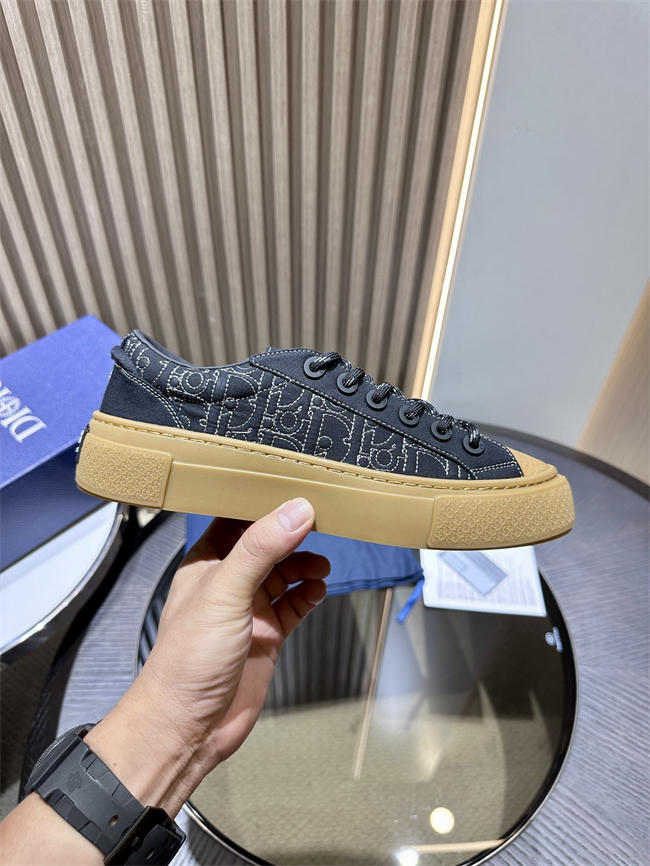 D10r sneaker