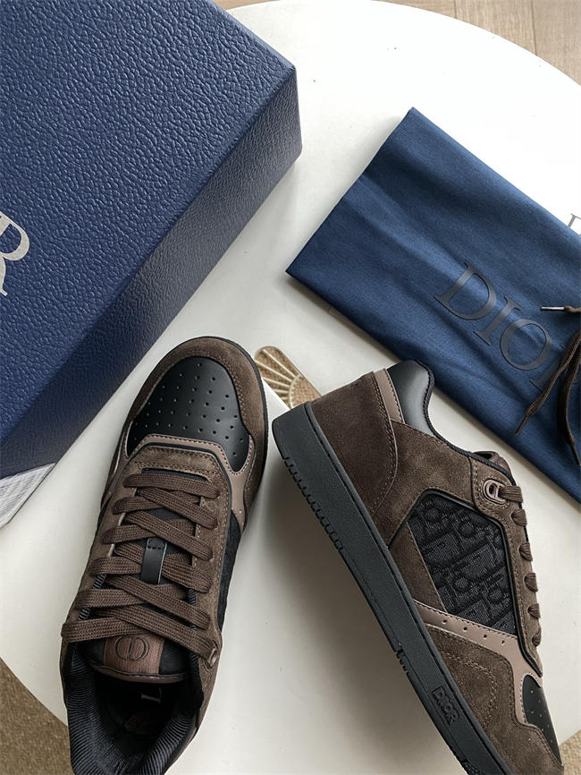 D10r b27 sneaker