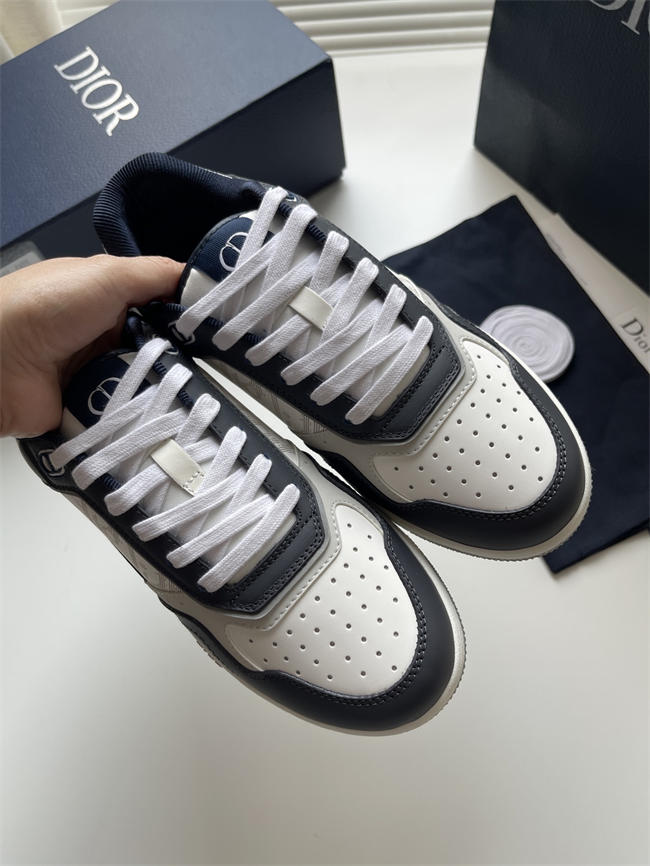D10r b27 sneaker
