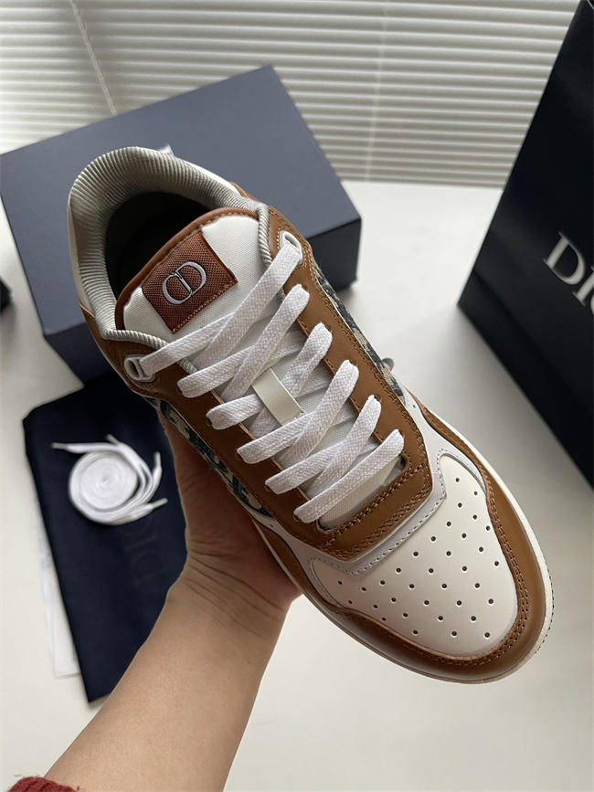 D10r b27 sneaker