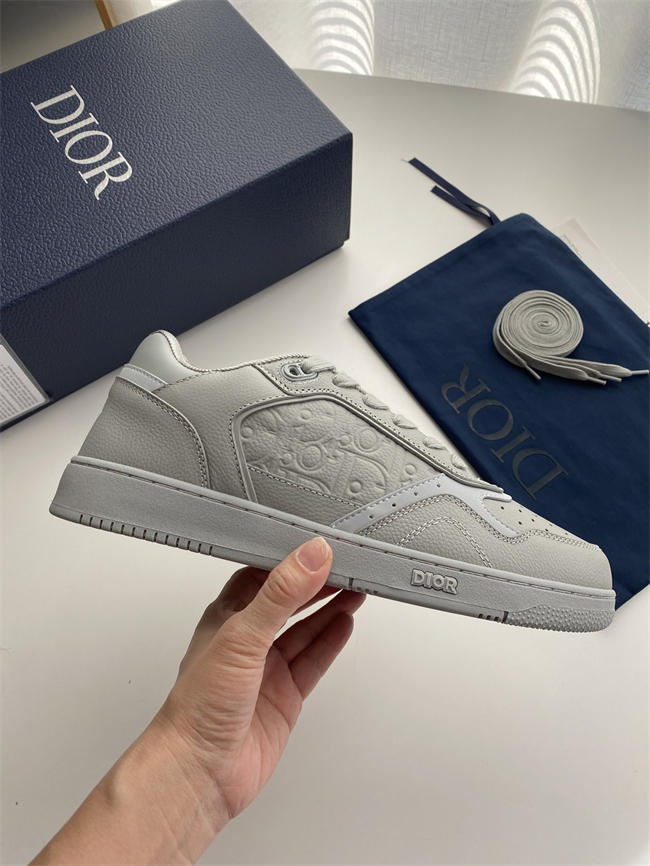 D10r b27 sneaker