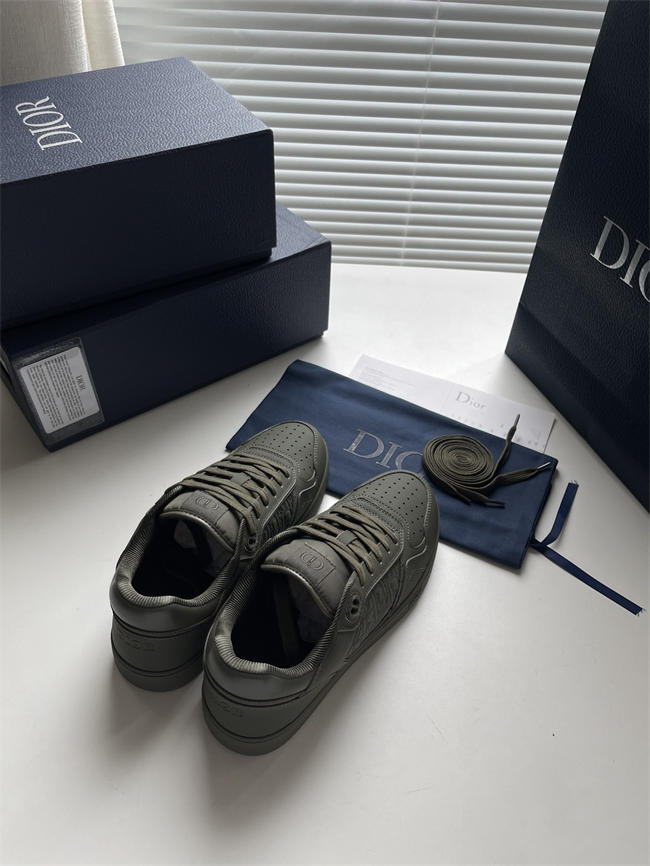 D10r b27 sneaker