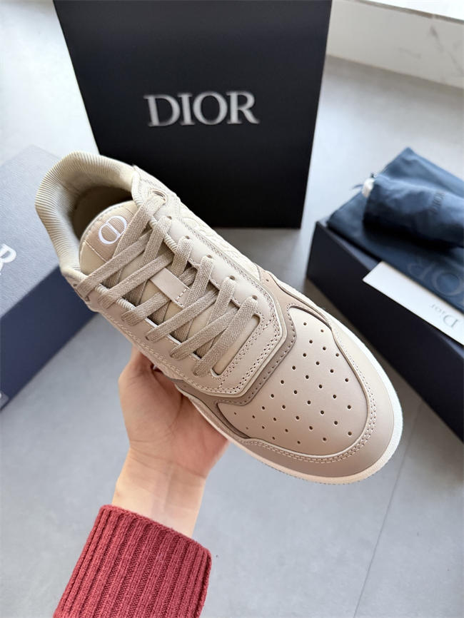 D10r b27 sneaker