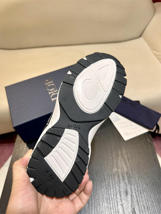 D10r b30 sneaker