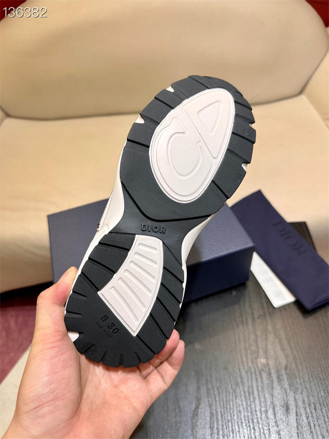 D10r b30 sneaker