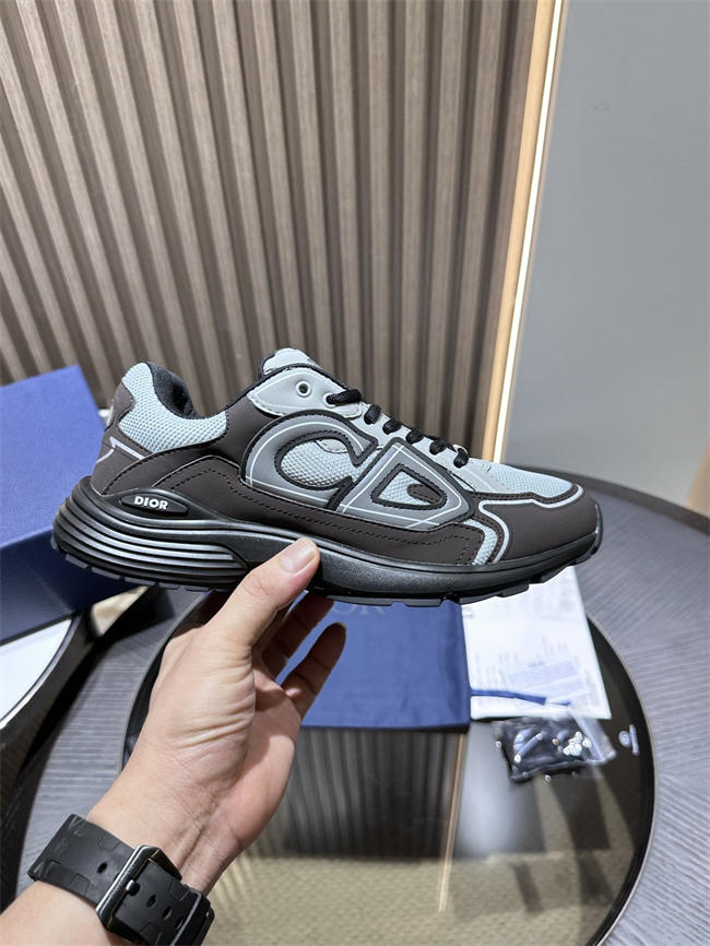 D10r b30 sneaker